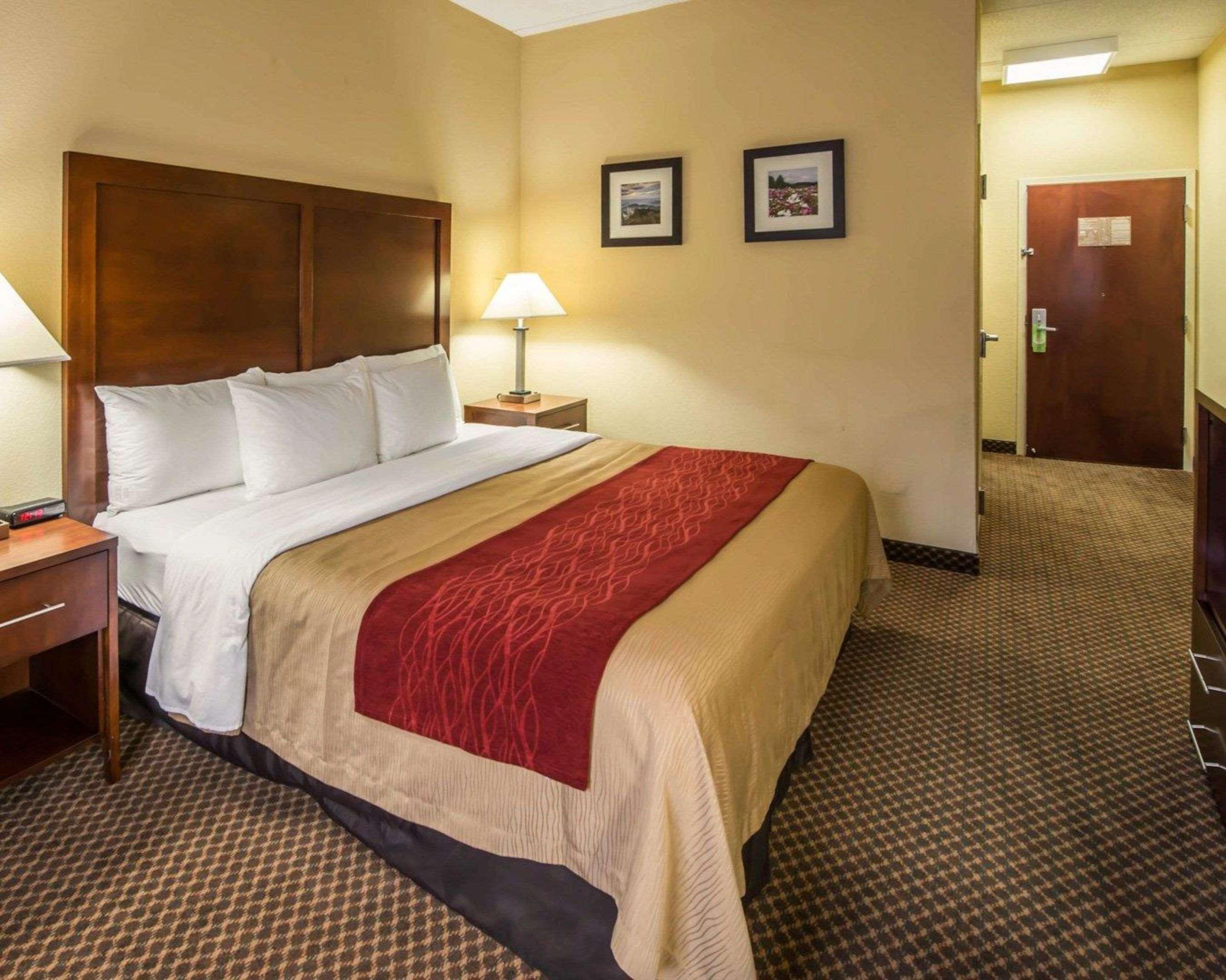 Comfort Inn & Suites Morganton Exterior photo