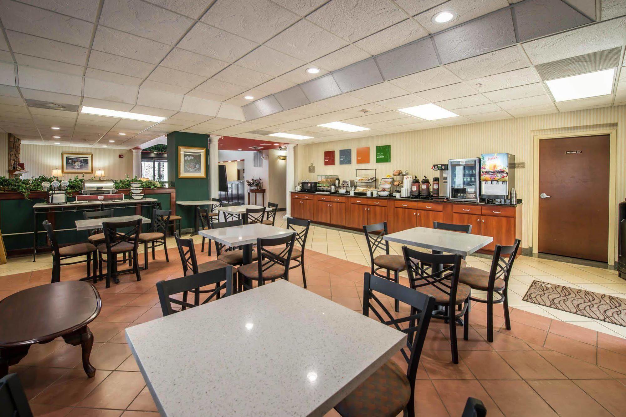 Comfort Inn & Suites Morganton Exterior photo